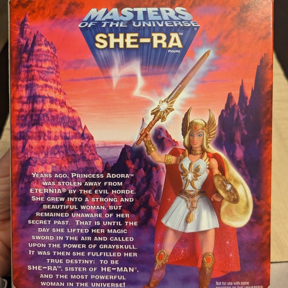 She-Ra Masters of the Universe Figurine NIB - Picture 3 of 6